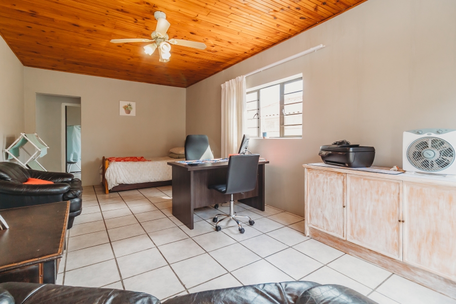 5 Bedroom Property for Sale in Dormehls Drift Western Cape